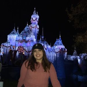 Meet your Posher, Mireya